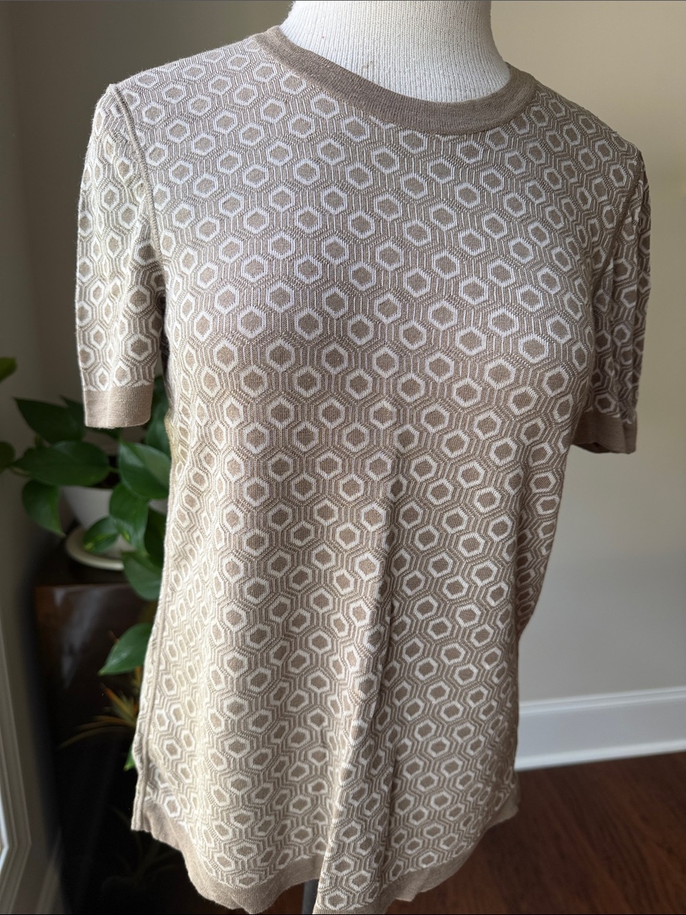 Giorgio Armani Beige & Cream Geometric Short Sleeve Knit Top